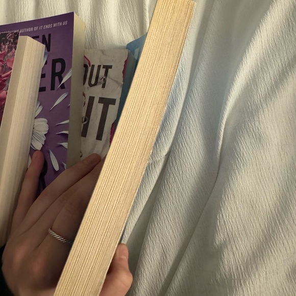 COLLEEN HOOVER BOOKS! - Picture 3 of 6